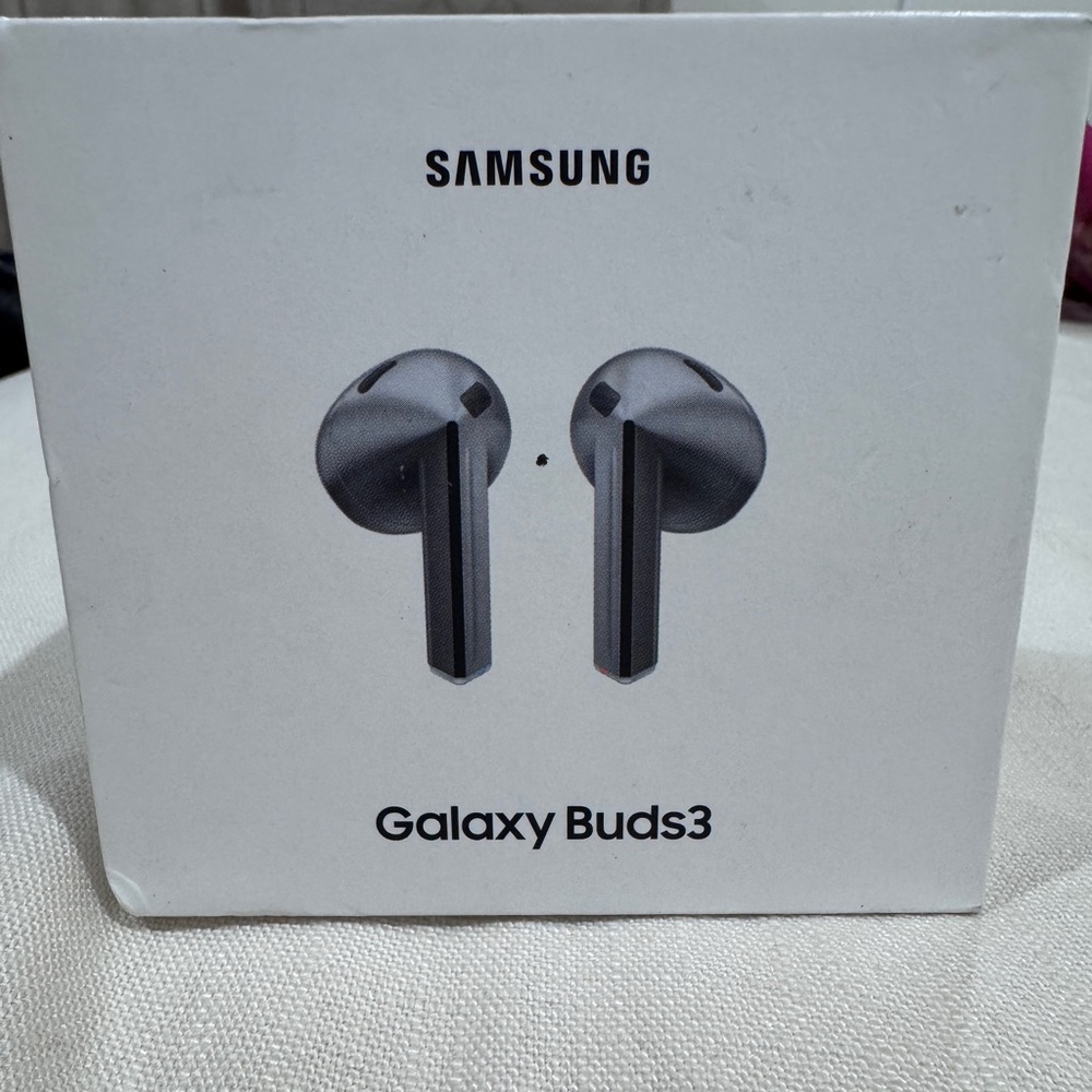 Samsung Galaxy Buds3 silver